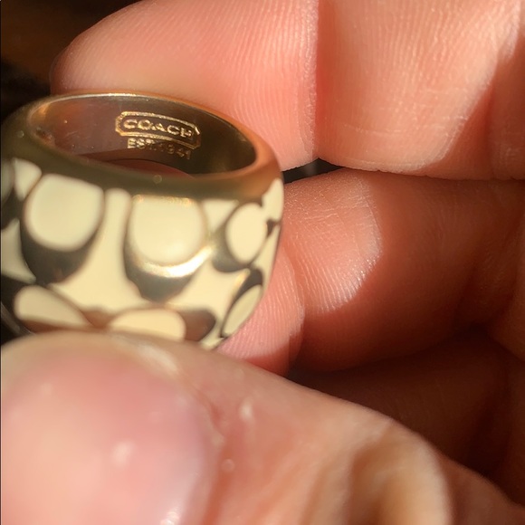 💯 Authentic Coach Embossed Ring & Cuff Set - Picture 9 of 9